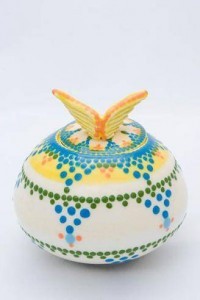 cab0015-i_1 Wing On High - an artistic urn from the Une Belle Vie collection