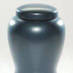 Many options in biodegradable urns are available.